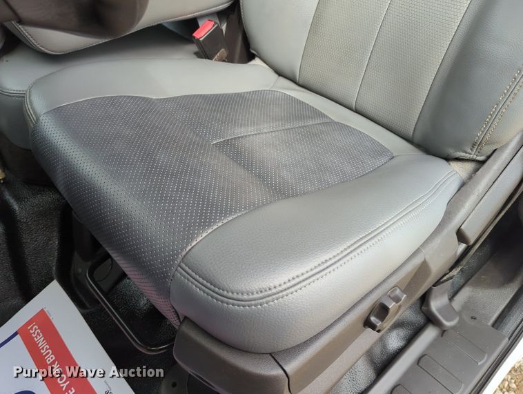 image for item LY9400 2012 Ford F550 Super Duty  Crew Cab flatbed truck