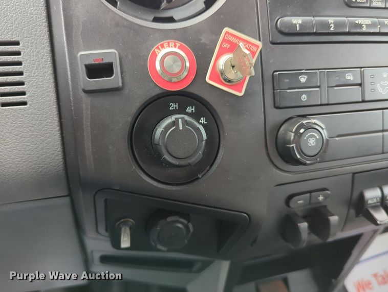 image for item LY9400 2012 Ford F550 Super Duty  Crew Cab flatbed truck