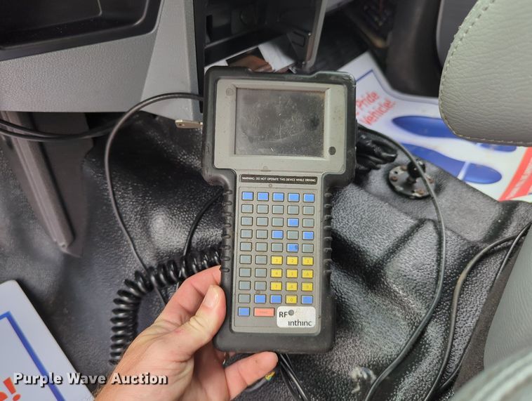 image for item LY9400 2012 Ford F550 Super Duty  Crew Cab flatbed truck