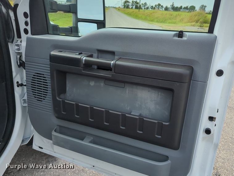 image for item LY9400 2012 Ford F550 Super Duty  Crew Cab flatbed truck