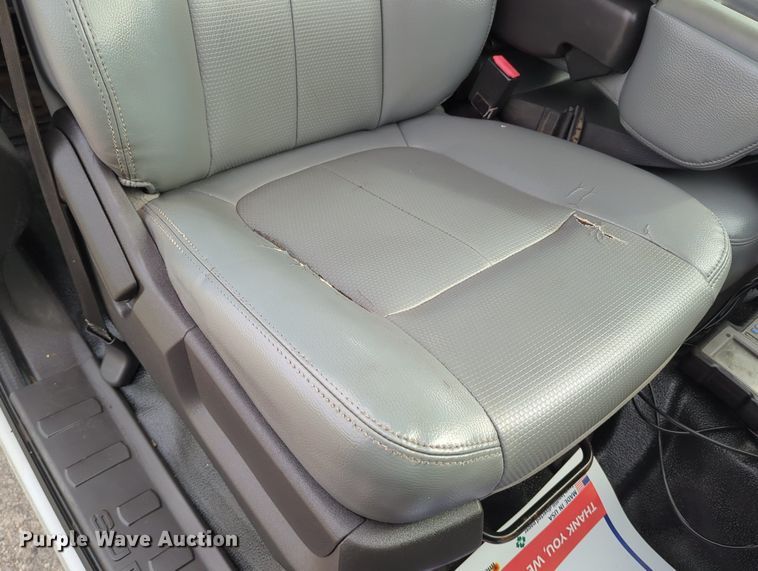 image for item LY9400 2012 Ford F550 Super Duty  Crew Cab flatbed truck