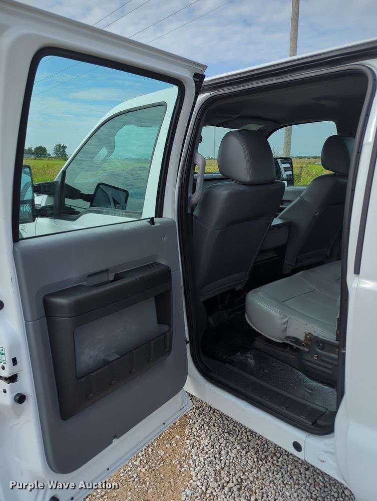 image for item LY9400 2012 Ford F550 Super Duty  Crew Cab flatbed truck