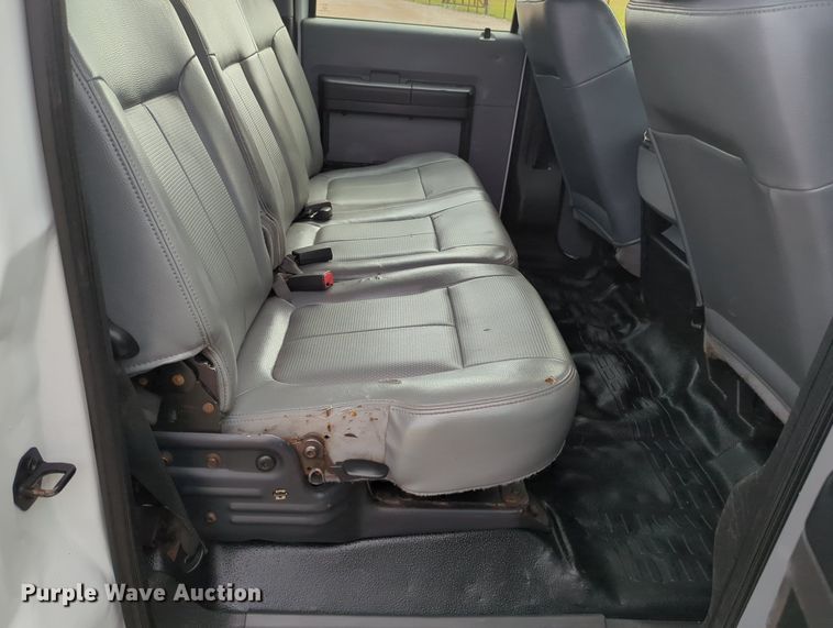 image for item LY9400 2012 Ford F550 Super Duty  Crew Cab flatbed truck