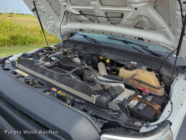 image for item LY9400 2012 Ford F550 Super Duty  Crew Cab flatbed truck