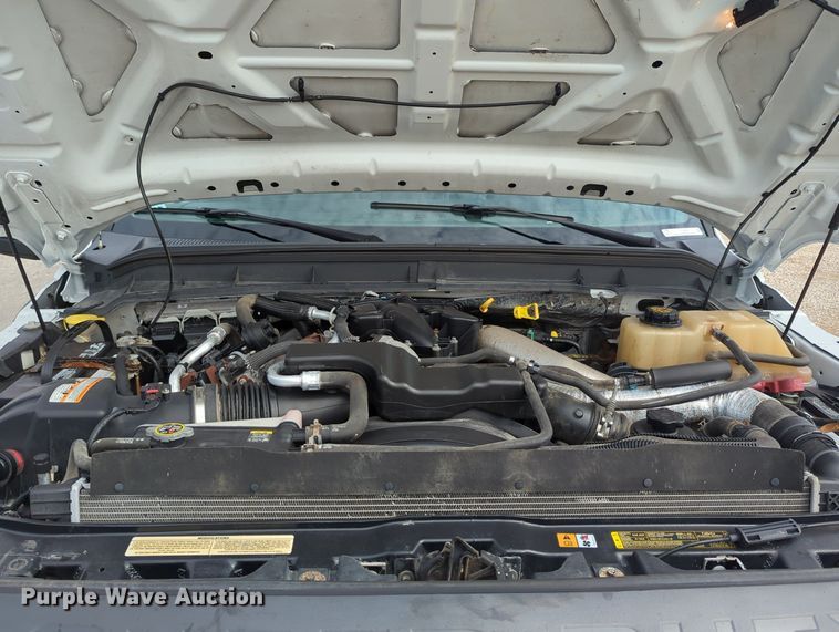 image for item LY9400 2012 Ford F550 Super Duty  Crew Cab flatbed truck