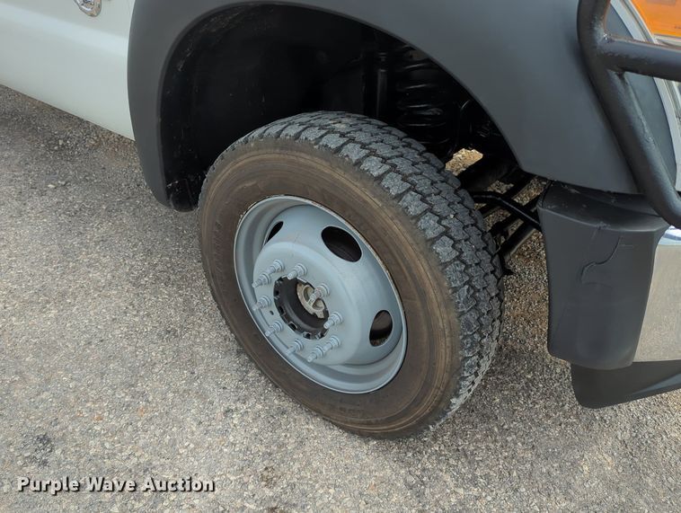 image for item LY9400 2012 Ford F550 Super Duty  Crew Cab flatbed truck