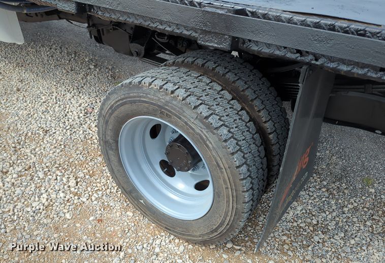 image for item LY9400 2012 Ford F550 Super Duty  Crew Cab flatbed truck