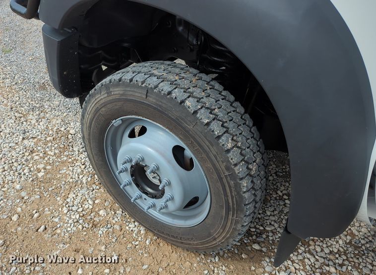 image for item LY9400 2012 Ford F550 Super Duty  Crew Cab flatbed truck