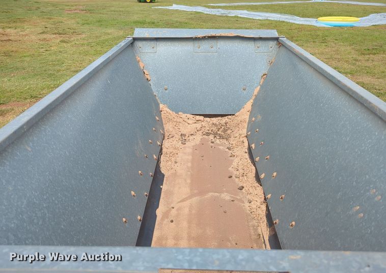 image for item LY9401 Turfco SP-1530  top dresser