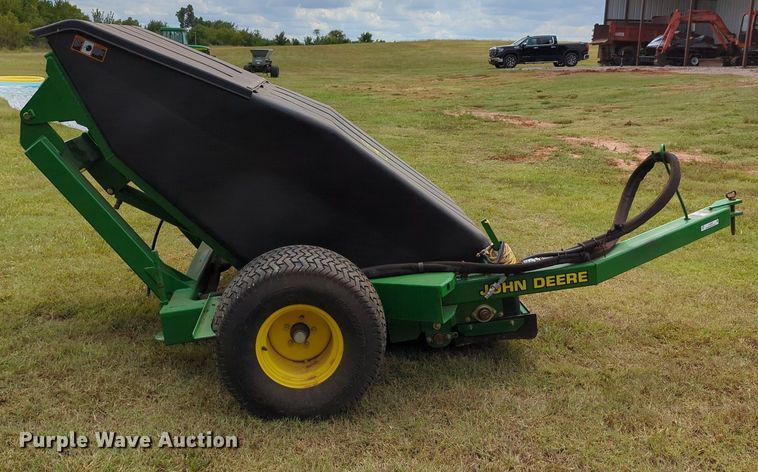 image for item LY9402 John Deere TC125  turf collector