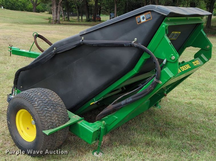 image for item LY9402 John Deere TC125  turf collector