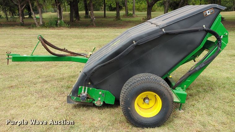 image for item LY9402 John Deere TC125  turf collector