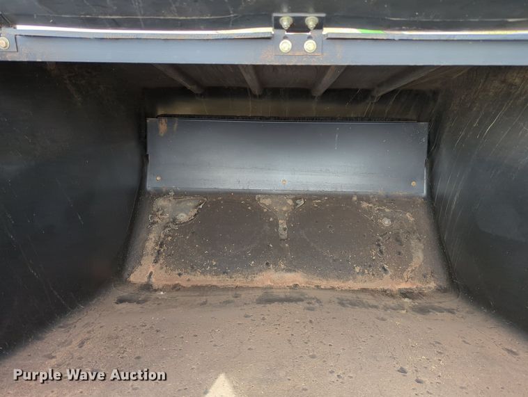 image for item LY9402 John Deere TC125  turf collector