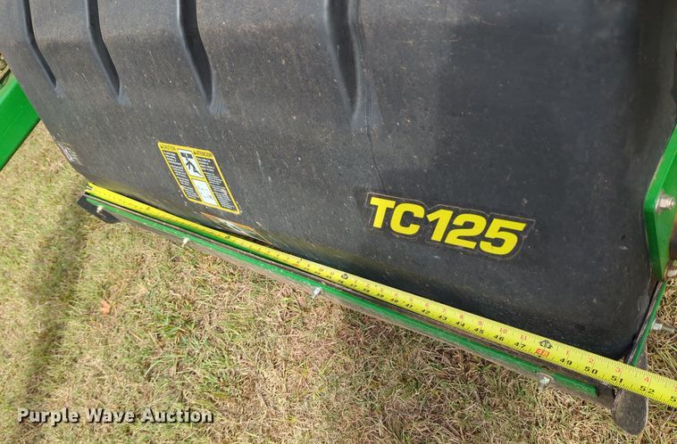 image for item LY9402 John Deere TC125  turf collector