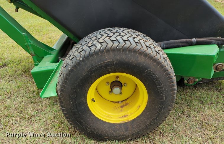 image for item LY9402 John Deere TC125  turf collector