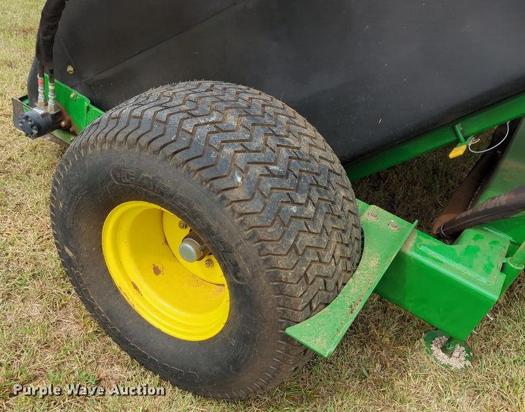 image for item LY9402 John Deere TC125  turf collector