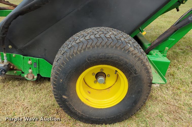 image for item LY9402 John Deere TC125  turf collector