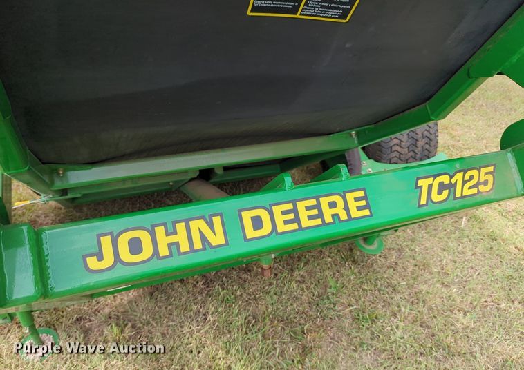 image for item LY9402 John Deere TC125  turf collector