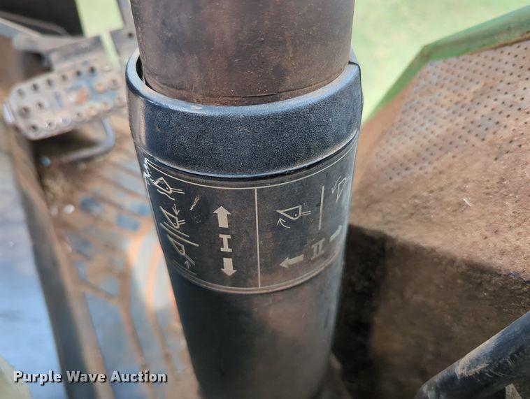 image for item LY9404 1998 John Deere 5510  MFWD tractor