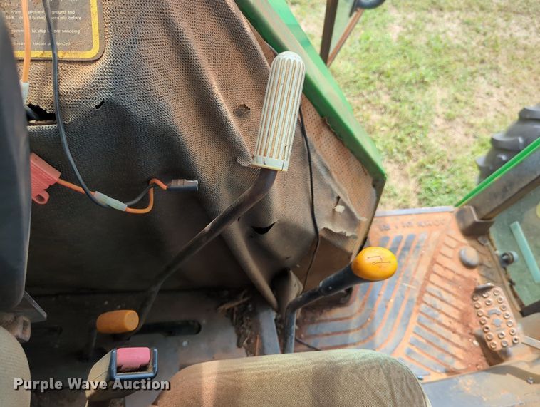 image for item LY9404 1998 John Deere 5510  MFWD tractor