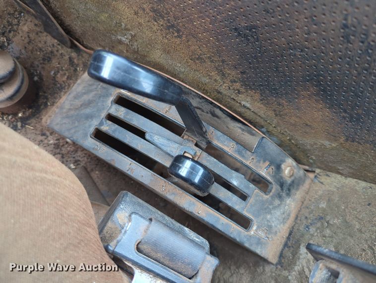 image for item LY9404 1998 John Deere 5510  MFWD tractor