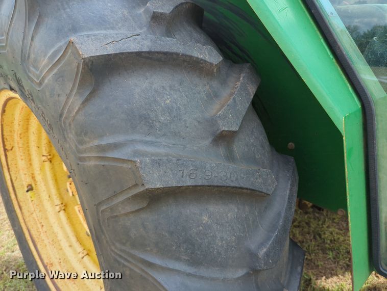 image for item LY9404 1998 John Deere 5510  MFWD tractor