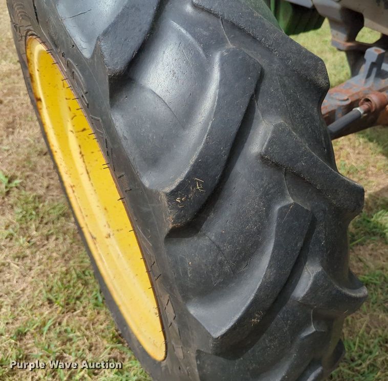 image for item LY9404 1998 John Deere 5510  MFWD tractor