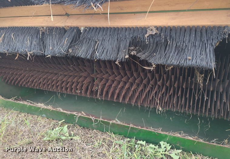 image for item LY9406 John Deere CP48  core pulverizer