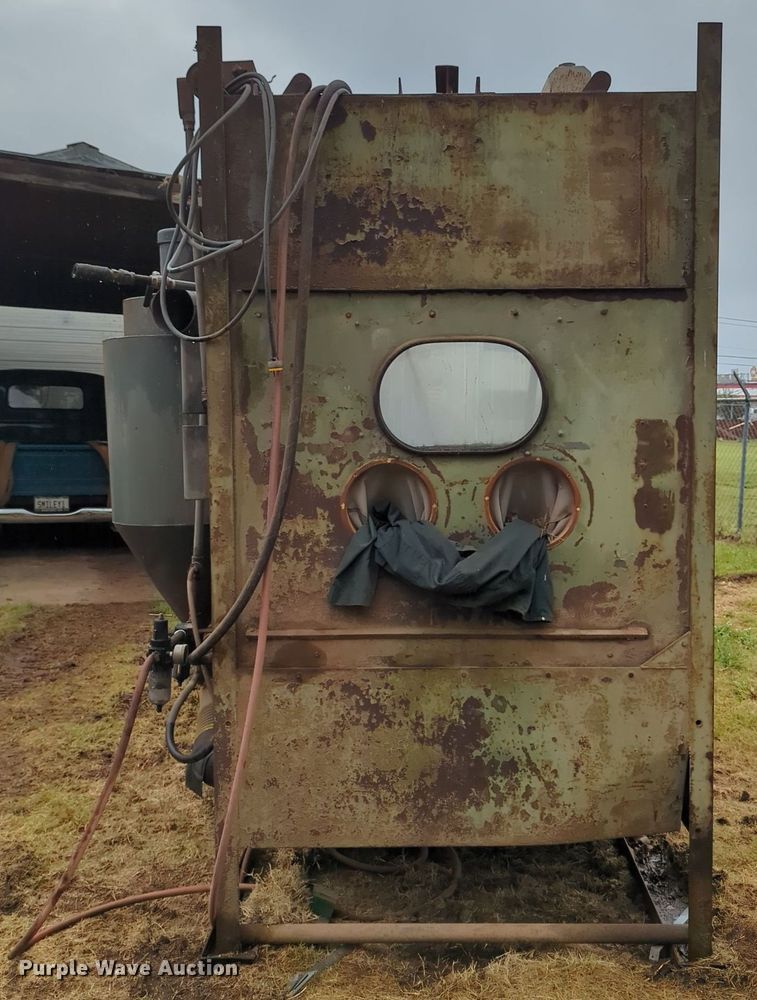 image for item LY9408 Wheelabrator Liquamatte  media sand blasting cabinet