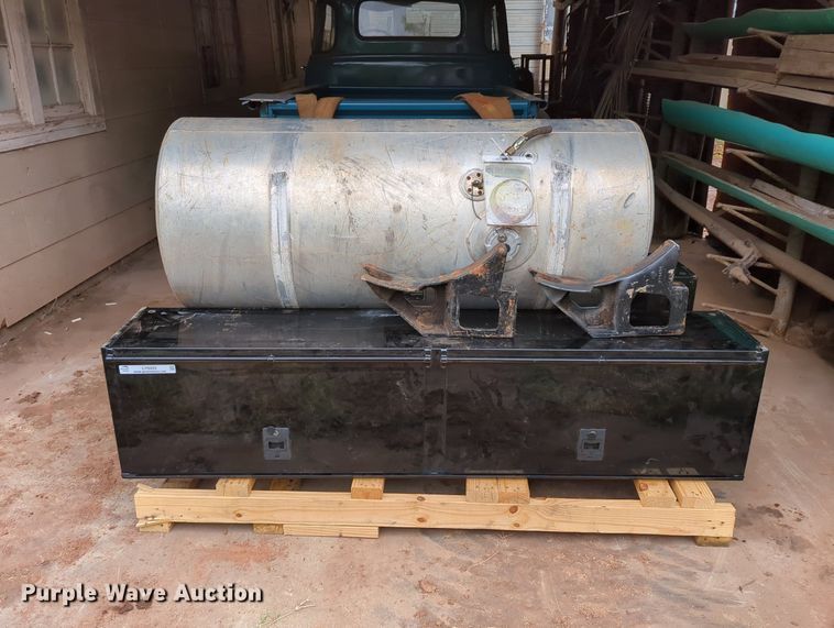 image for item LY9420 (2) toolboxes