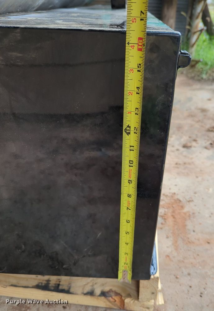 image for item LY9420 (2) toolboxes