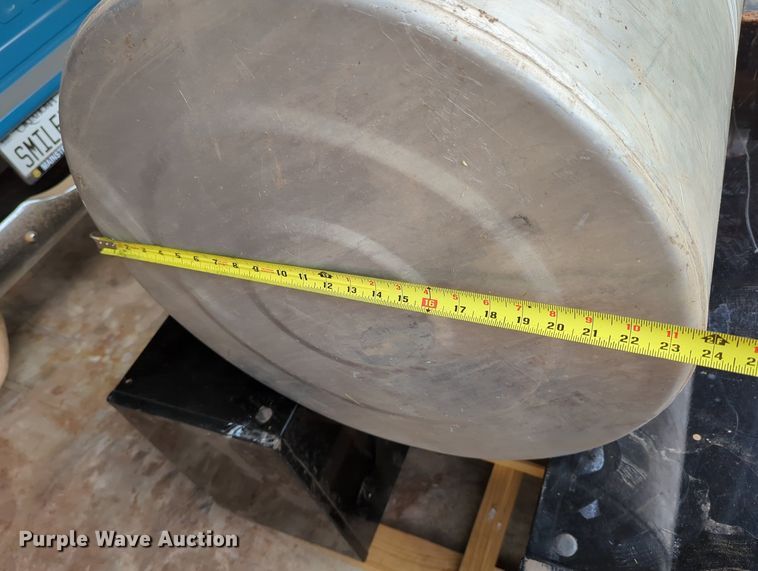 image for item LY9420 (2) toolboxes