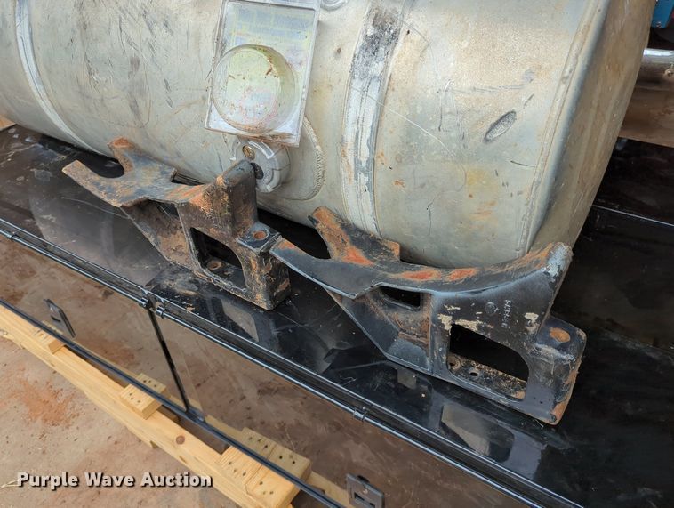 image for item LY9420 (2) toolboxes