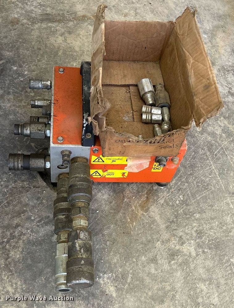 image for item MD9025 Husqvarna CS2512  wire saw