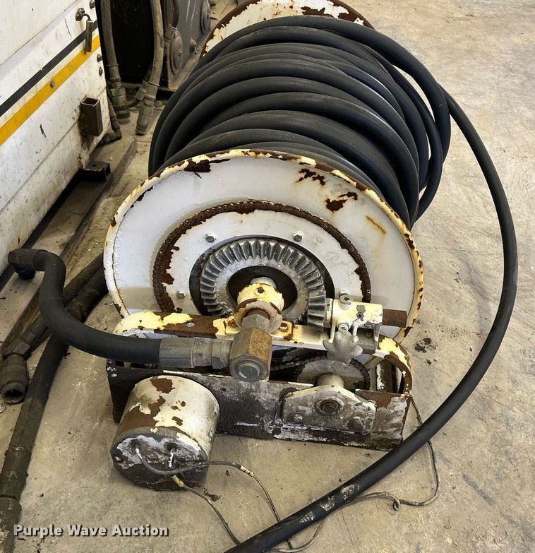 image for item MD9028 Cushion Cut 2525  hydraulic pump