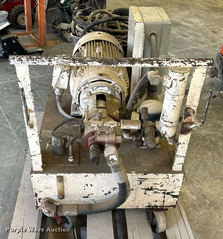 image for item MD9030 Diamond Products CB30E  hydraulic pump