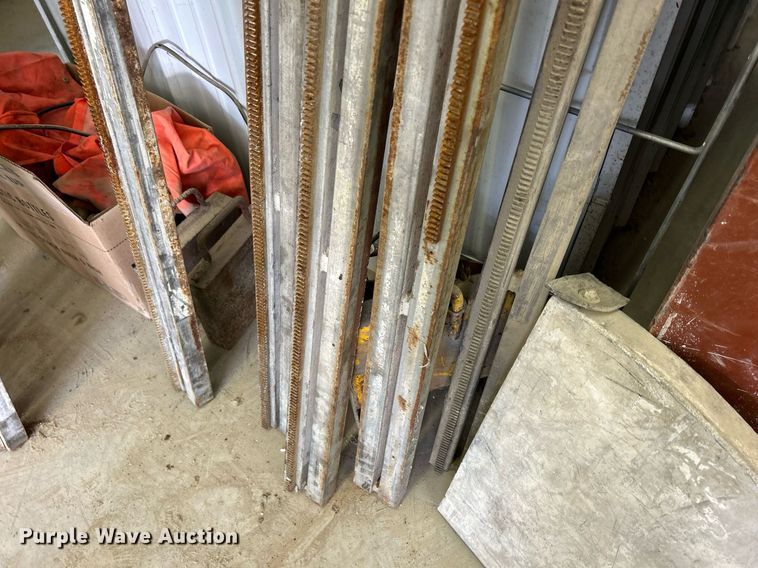 image for item MD9032 Concrete equipment