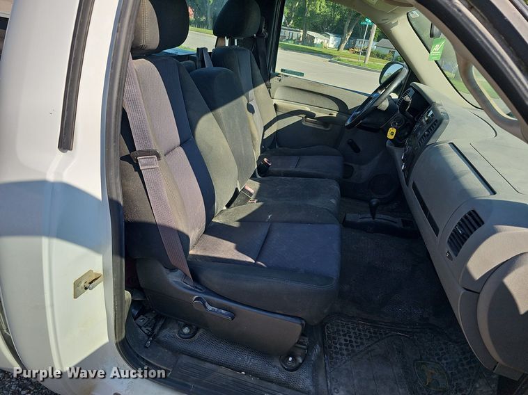 image for item MD9894 2011  Chevrolet Silverado 1500  pickup truck