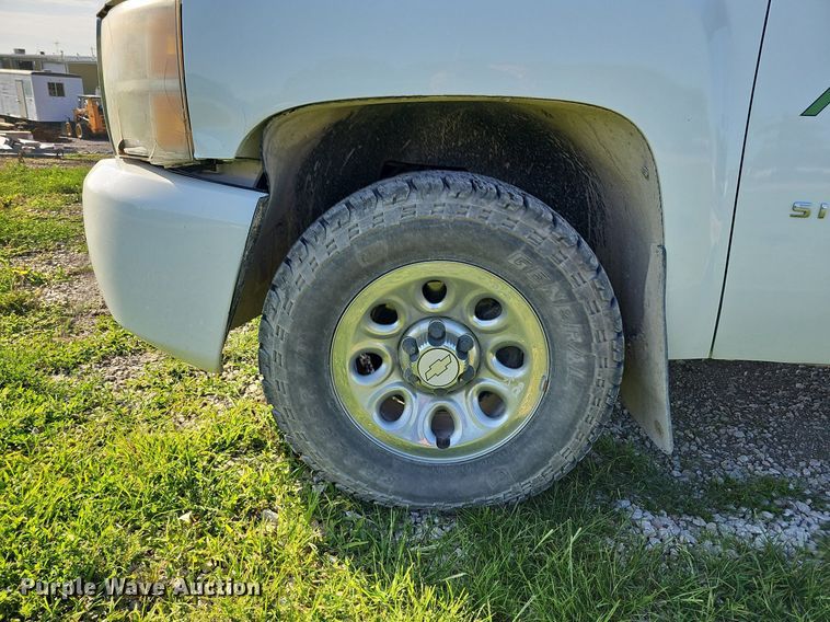 image for item MD9894 2011  Chevrolet Silverado 1500  pickup truck