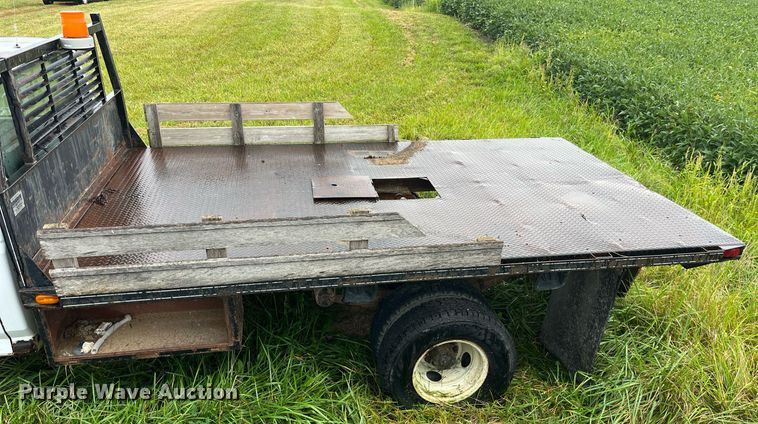 image for item MG9467 1996 Ford F450 Super Duty  flatbed truck