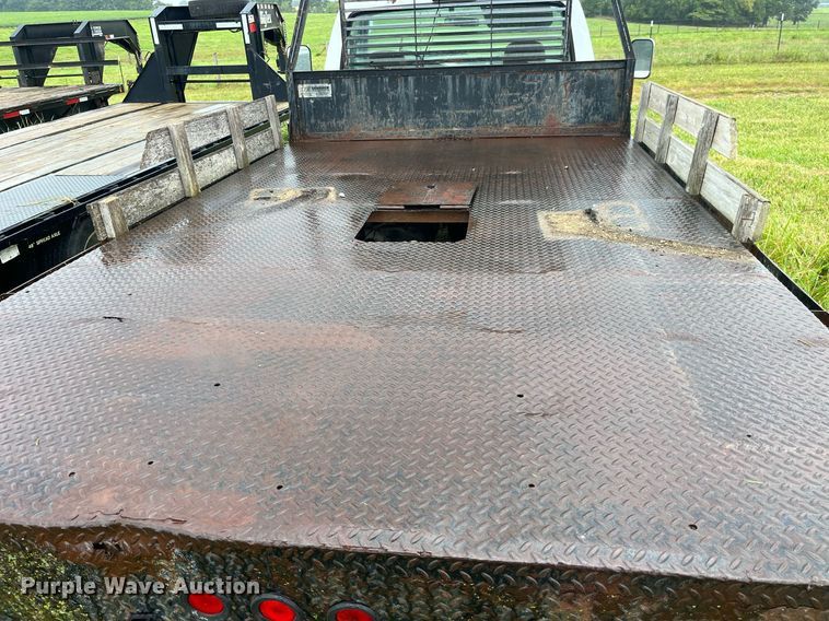 image for item MG9467 1996 Ford F450 Super Duty  flatbed truck