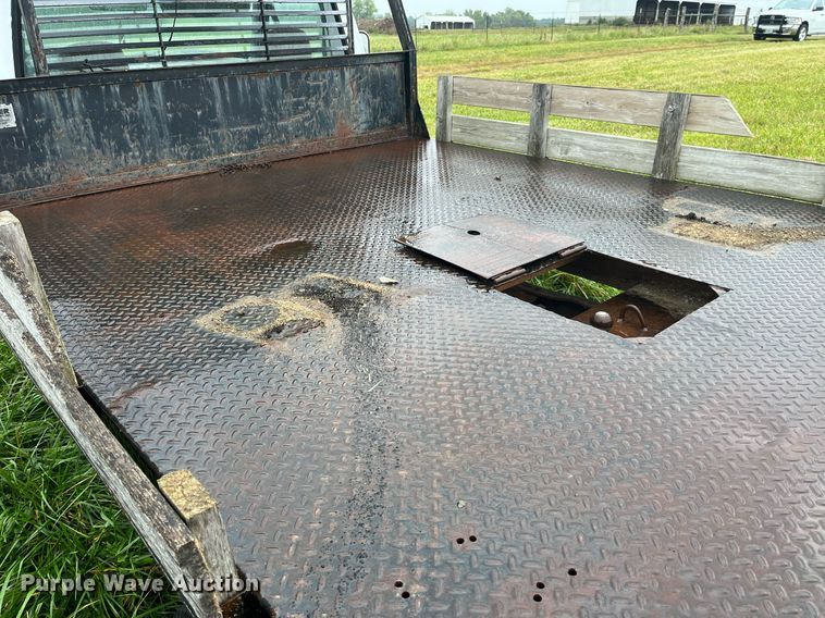 image for item MG9467 1996 Ford F450 Super Duty  flatbed truck