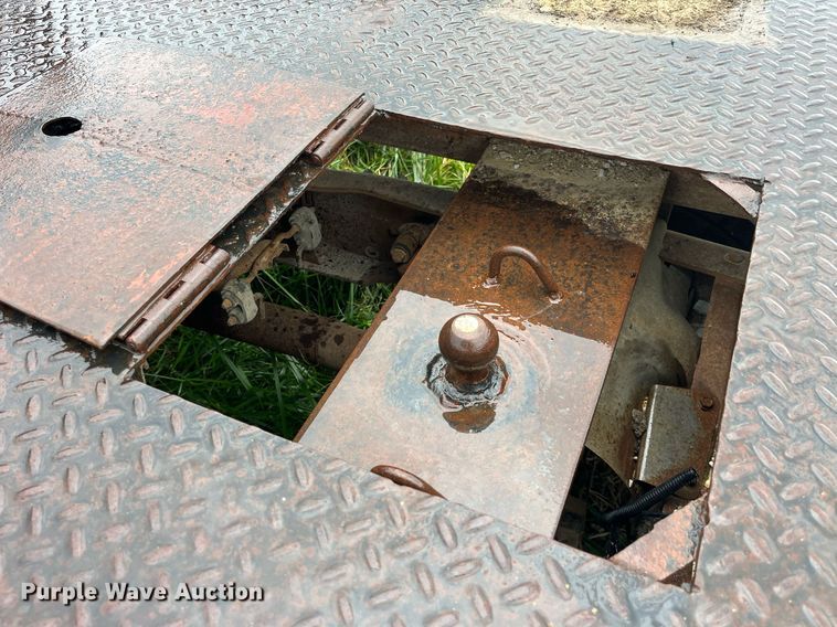 image for item MG9467 1996 Ford F450 Super Duty  flatbed truck