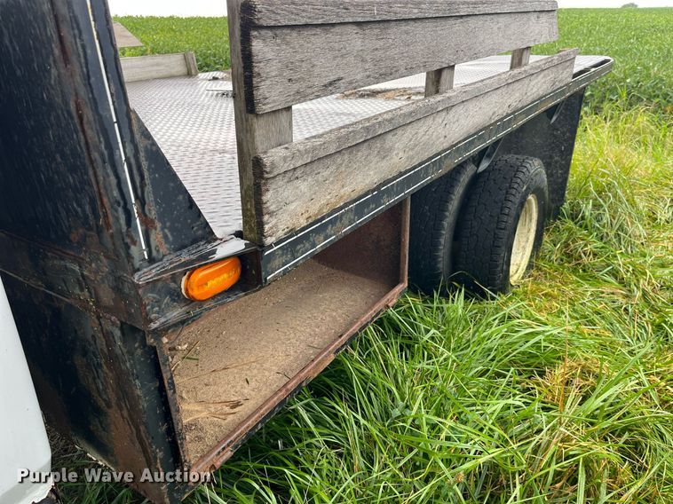 image for item MG9467 1996 Ford F450 Super Duty  flatbed truck