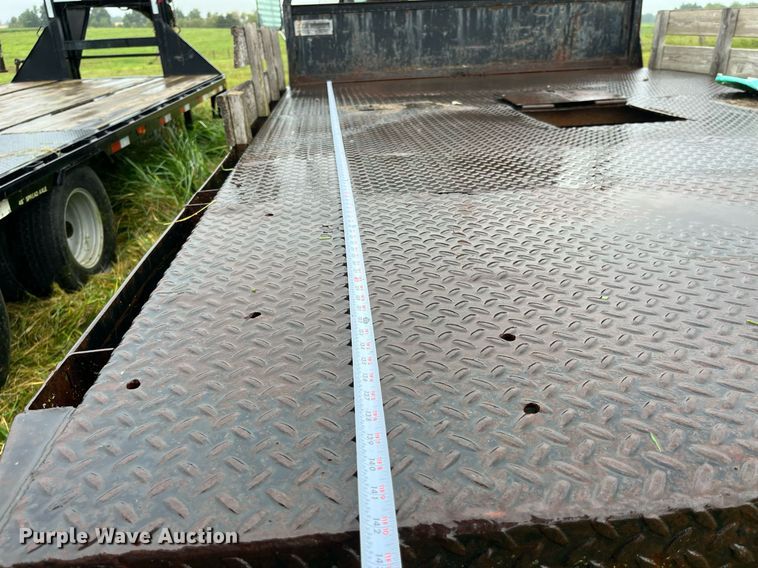 image for item MG9467 1996 Ford F450 Super Duty  flatbed truck