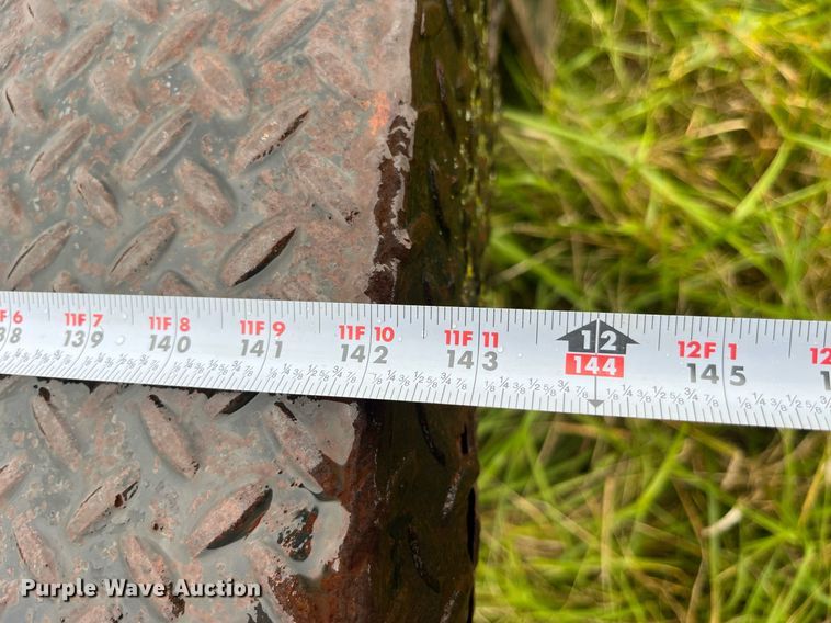 image for item MG9467 1996 Ford F450 Super Duty  flatbed truck