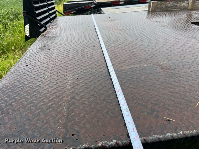 image for item MG9467 1996 Ford F450 Super Duty  flatbed truck