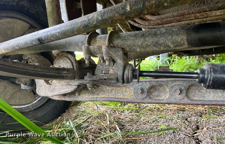 image for item MG9467 1996 Ford F450 Super Duty  flatbed truck