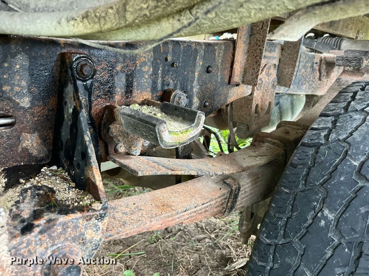 image for item MG9467 1996 Ford F450 Super Duty  flatbed truck