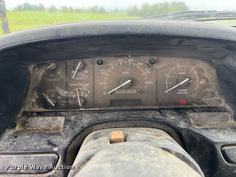 image for item MG9467 1996 Ford F450 Super Duty  flatbed truck